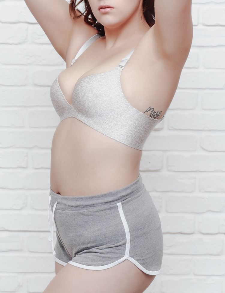 laser-cut push-up bra with heathered design and scallop edging along the cups -- completely wireless!
<ul data-mce-fragment="1">
<li data-mce-fragment="1">hand wash recommended</li>
<li data-mce-fragment="1">use a mesh bag when opting for machine wash</li>
<li data-mce-fragment="1">imported nylon/spandex</li>
</ul>