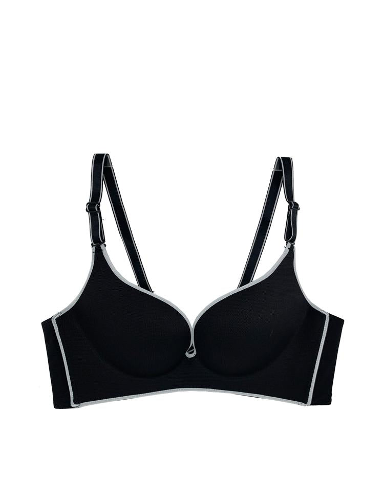 full coverage wireless bra with a white trim featuring a double-layered mesh lining on band
<span data-mce-fragment="1">*runs small - if in between sizes, we recommend that you size up!
material and care:
<ul>
<li>hand wash recommended</li>
<li>use a mesh bag when opting for machine wash</li>
<li>imported nylon/spandex/lace</li>
</ul>